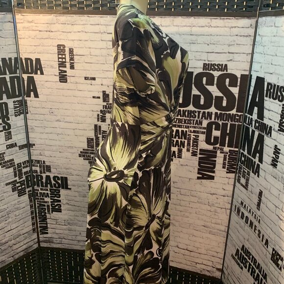 Connected Green Print Knotted Front V-Neck Dress - Picture 3 of 6